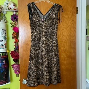 Pinup Couture Anna dress in Leopard size large🐆